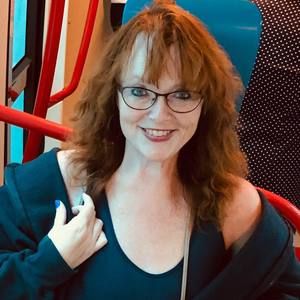 Meet your Posher, Cynthia